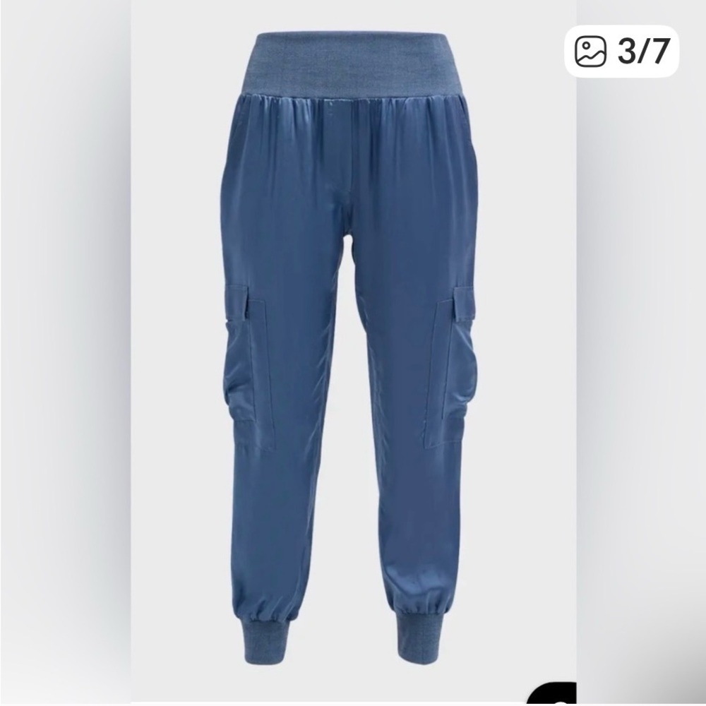 Cinq a Sept Holly Ruffle Sleeve Zip up Jacket & Giles Jogger pant Set - Picture 5 of 8